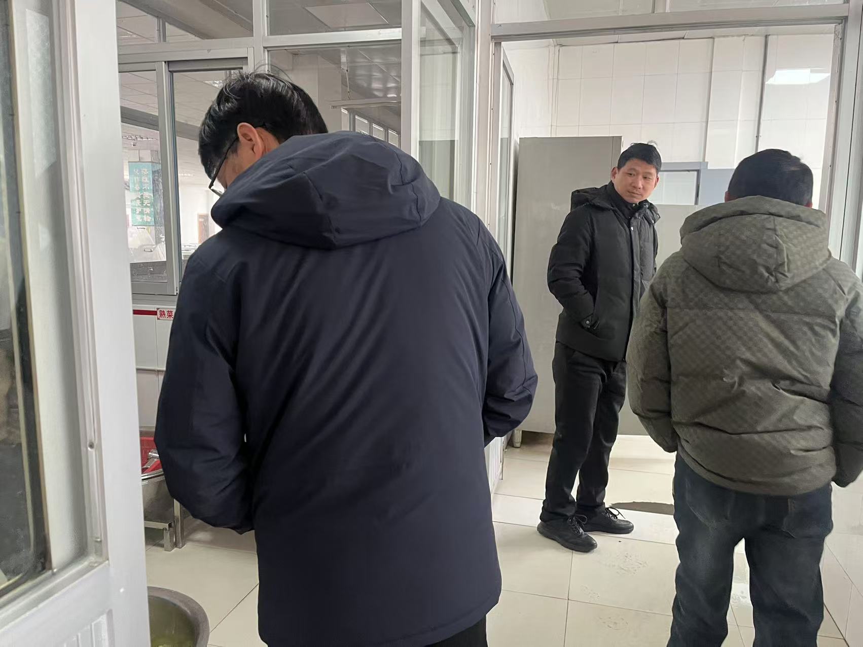 南京市江宁区土桥初级中学开展食品安全宣传活动 3.jpg