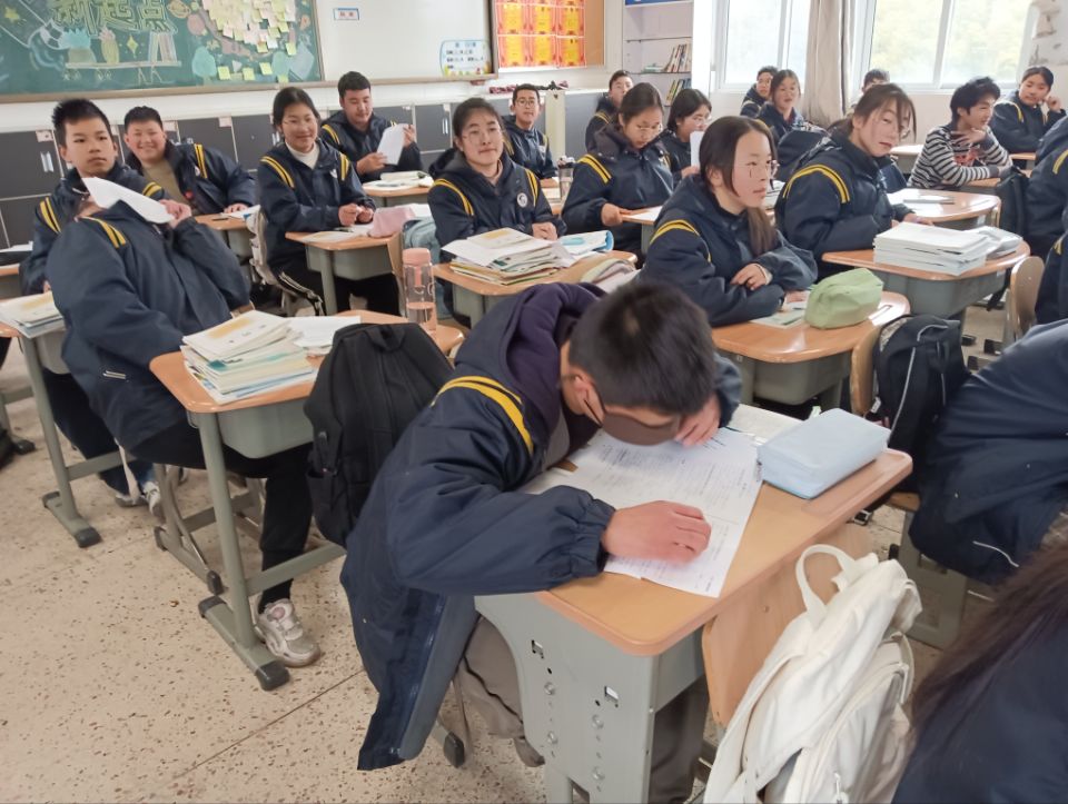 南京市江宁区土桥初级中学开展食品安全宣传活动 4.jpg